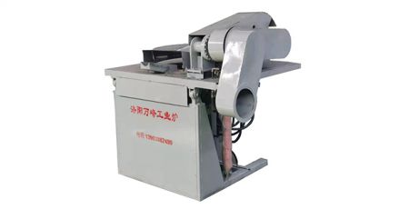 國外客戶定制的中頻爐，鑄錠機(jī)安裝現(xiàn)場（洛陽萬峰工業(yè)爐）